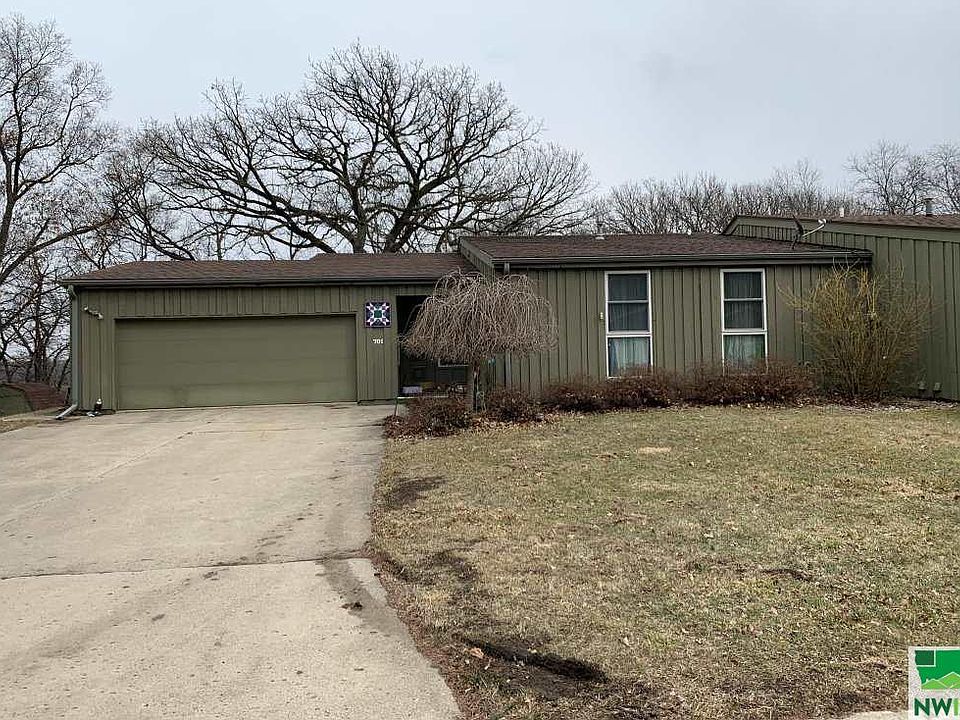 1st image of 701 Oak Hill Dr