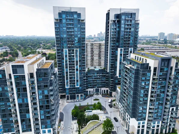 30 Meadowglen Pl W #707, Toronto, ON M1G 0A6