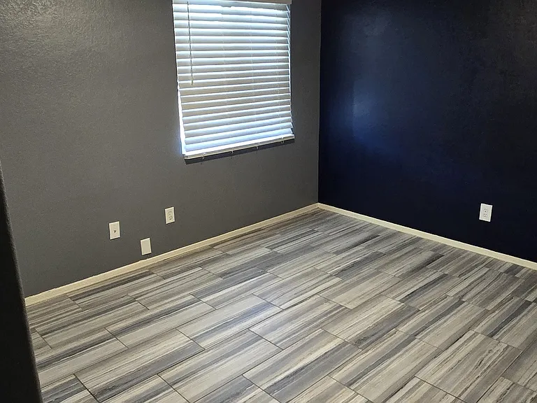 8386 N 107th Dr — Photo 13