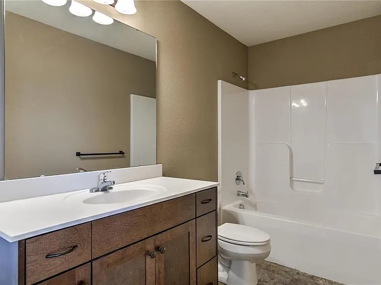 9415 N Lenox Ave — Photo 7