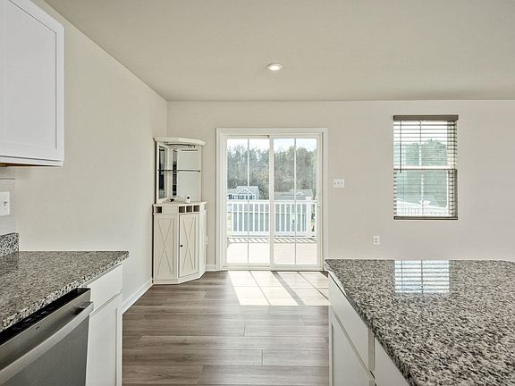 5th image of 620 Grommet Dr