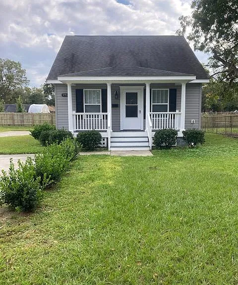 2918 Princess Place Dr — Photo 1