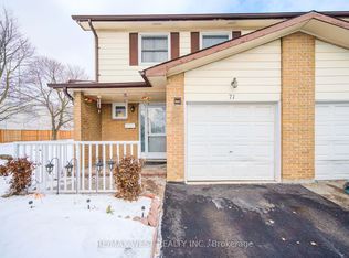 3525 Brandon Gate Dr #71, Mississauga, ON L4T 3M3