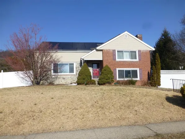906 N 25th St, Reading, PA 19606