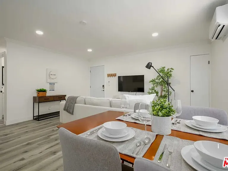 2417 S Budlong Ave #3 — Photo 5