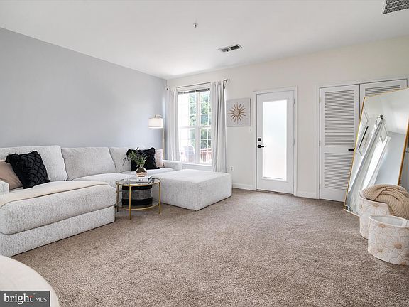 5th image of 8744 Aspen Grove Ct