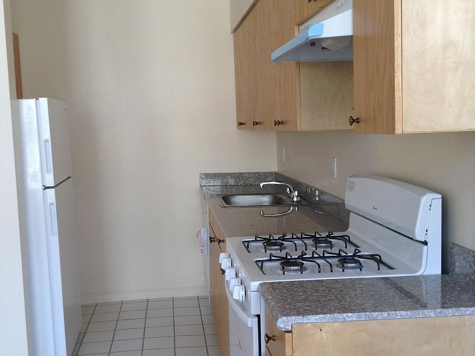 2nd image of 55 Madison St #D