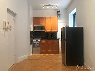 Rented by City Connections Realty