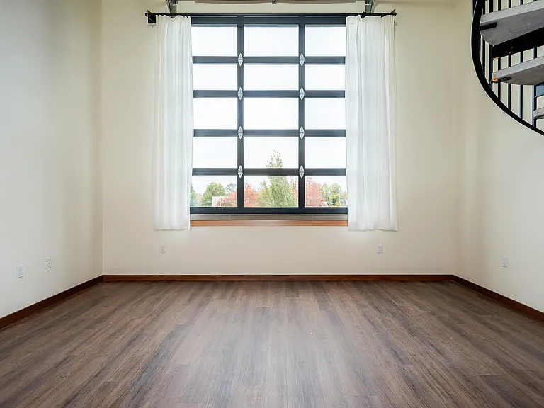 Sandy Rose Lofts — Photo 9