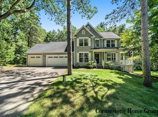 4322 Summit Forest Dr NE, Rockford, MI 49341