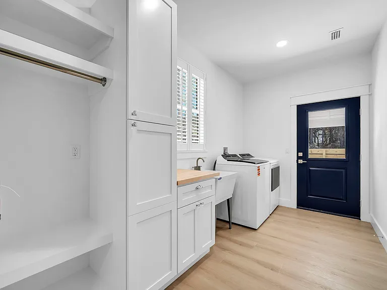 mud room/laundry