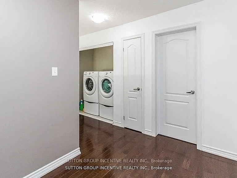 1411 Sheldon St — Photo 6