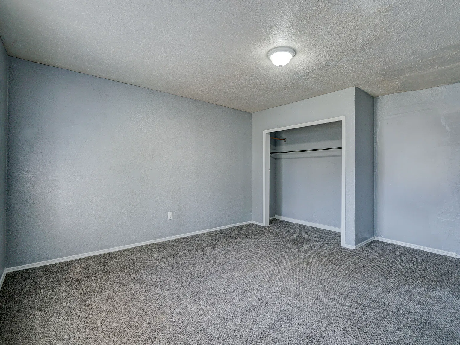 2 bed, 1200 sqft, $1,200 — Photo 1