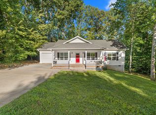 483 Wilkie St, Franklin, NC 28734