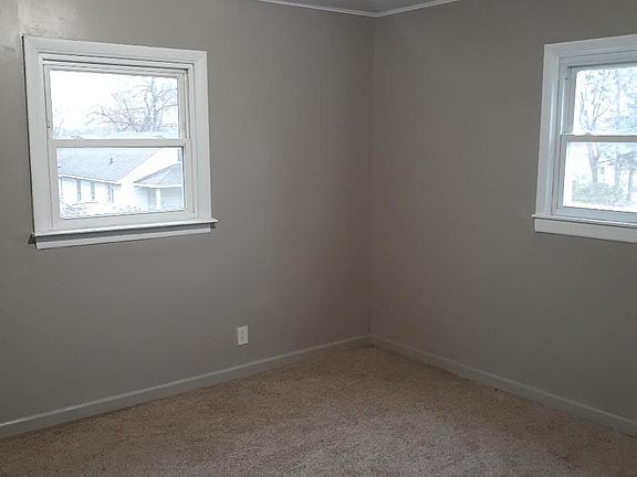 3rd image of 3323 Churchill Ave #2