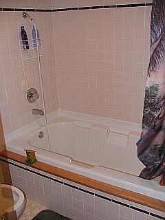Master bath soaker tub