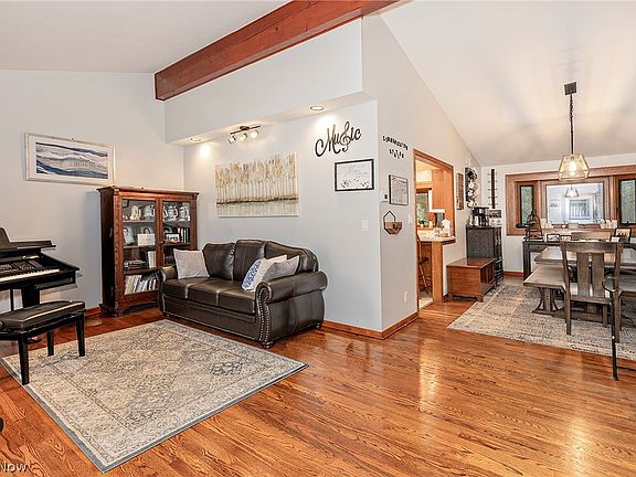 4th image of 2526 Harris Rd