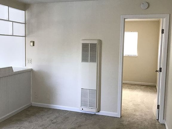 3rd image of 1411 T St APT 06