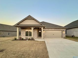 1828 Loebner Ln SE, Cullman, AL 35055