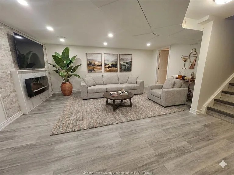 2571 Jos Street Louis Ave — Photo 12