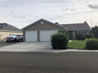 4912 Antigua Dr, Pasco, WA 99301