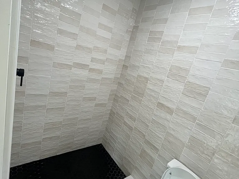 Full Bathroom #1