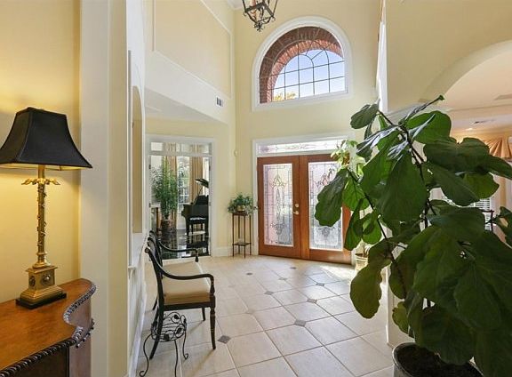 2nd image of 3365 Highcroft Cir