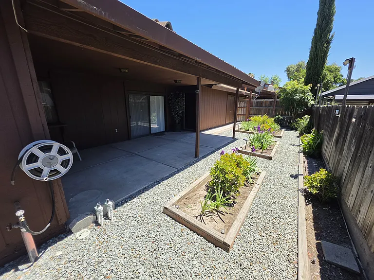 1144 Porter Ave — Photo 18