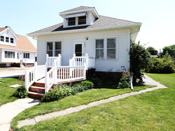 225 S 1st St, Ogden, IA 50212