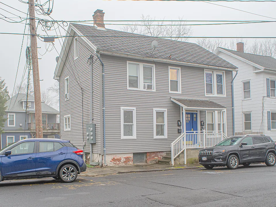 152 Saint James St #4