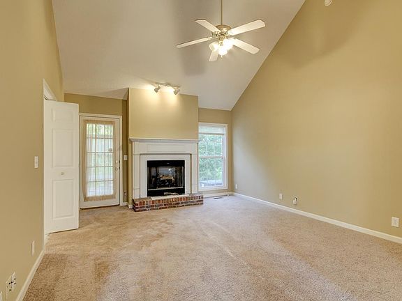 4th image of 1347 Ambleside Dr