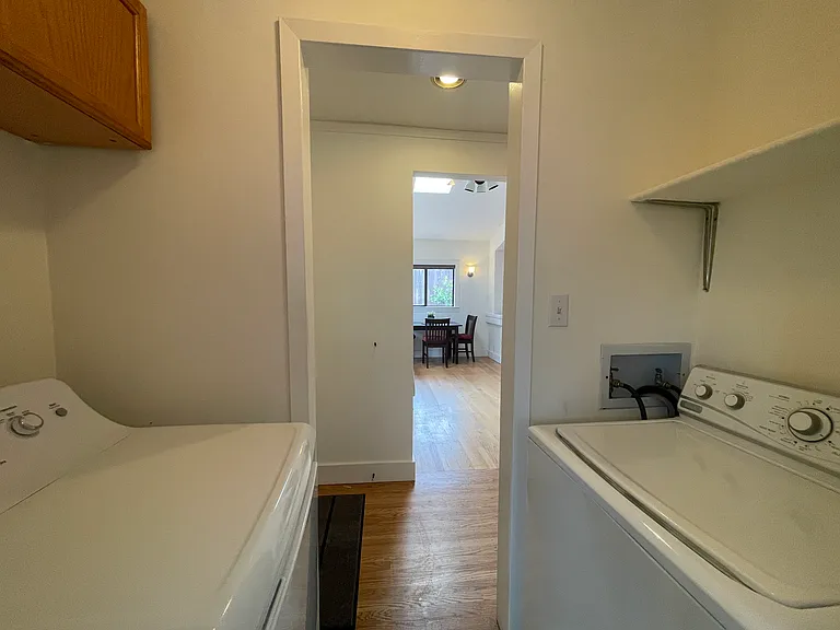 921 Aileen St — Photo 16