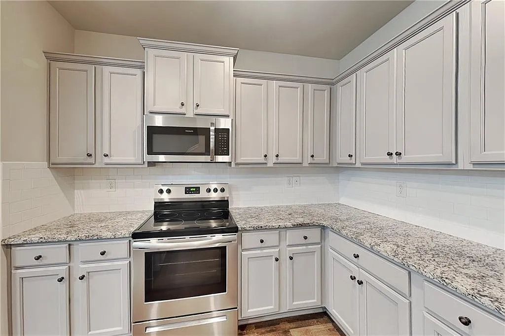 3 bed, 3.0 bath, 1564 sqft, $1,995 — Photo 4