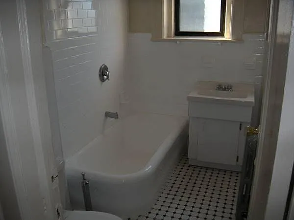 Livingston Ave — Photo 1