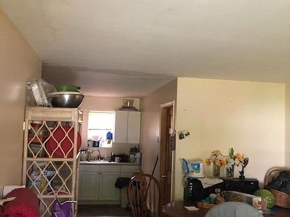 4th image of 208 Diana Dr