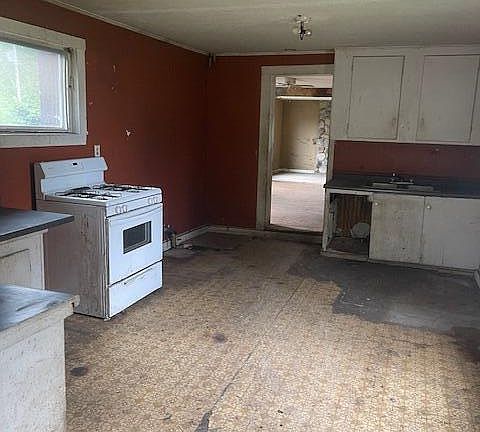 3rd image of 6 Johnson St