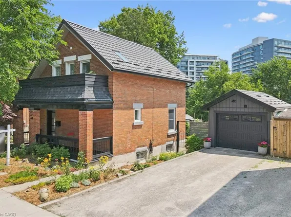 131 Surrey St E, Guelph, ON N1H 3R1