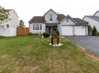 33 Fillmore Ln, Streamwood, IL 60107