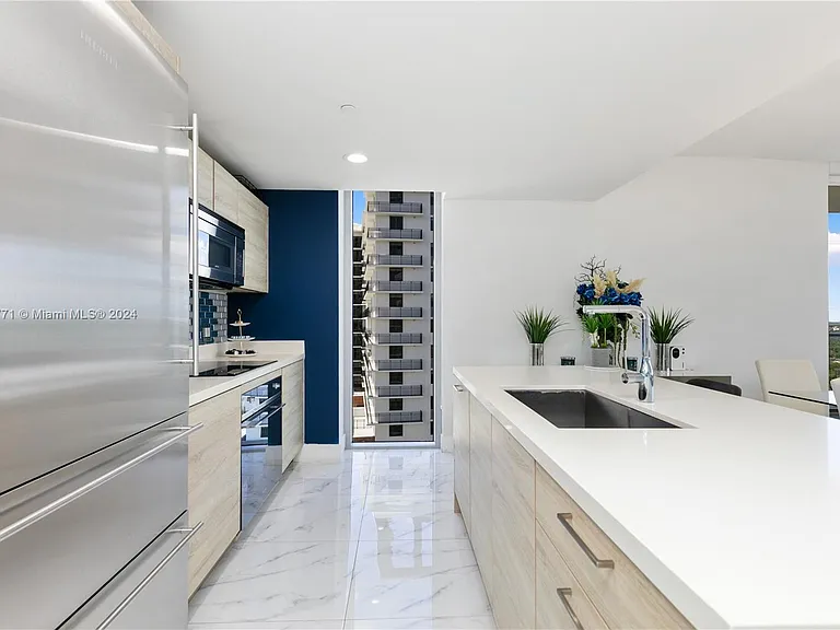 16385 Biscayne Blvd #1701 — Photo 23