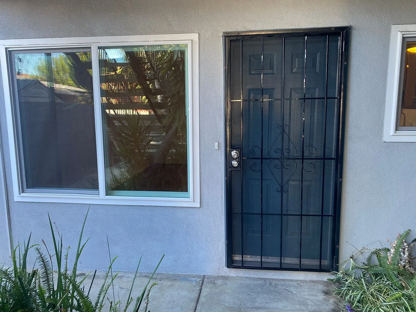 Spacious Apartment with TWO Parking Spots — Photo 1