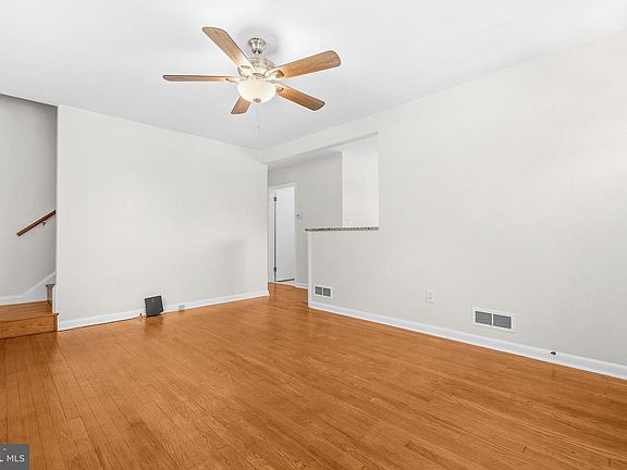 5th image of 3016 5th Ave