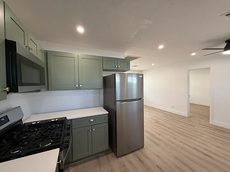 3610 N 27th St — Photo 36