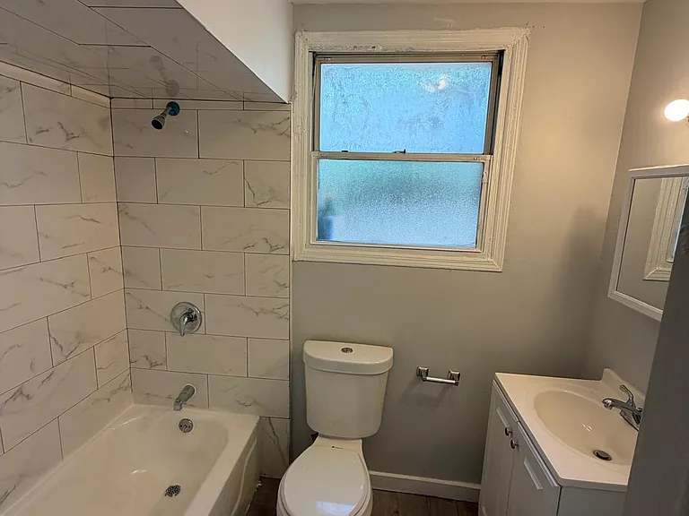 125-127 5th St #2L — Photo 3