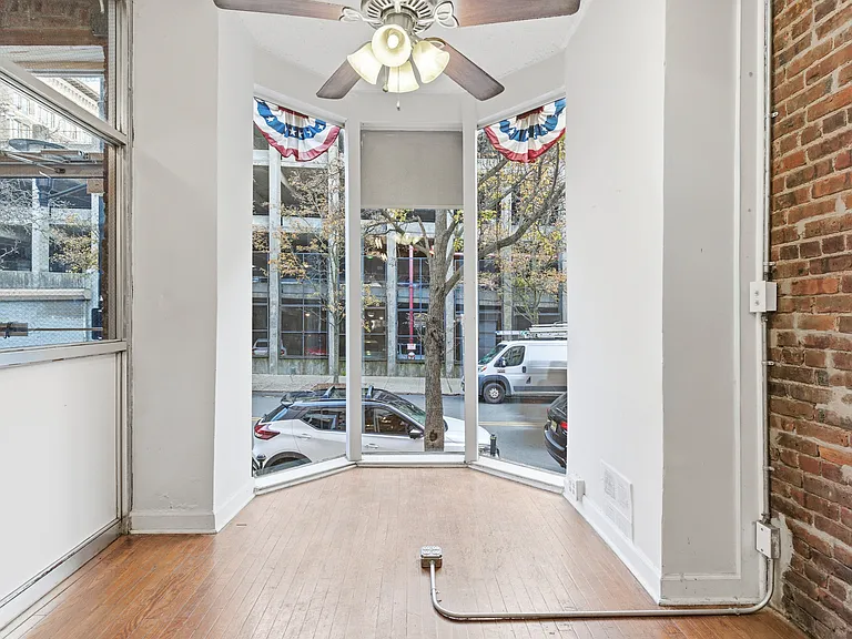 15 Warren St #1 — Photo 2