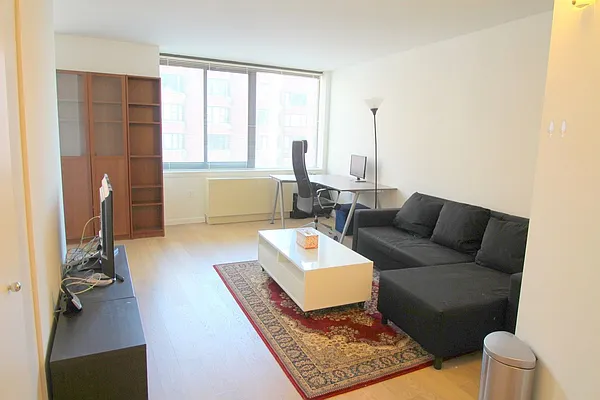 Rented by Nest Seekers International | media 17