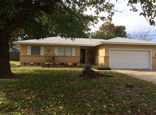 303 Oak St, Elgin, OK 73538