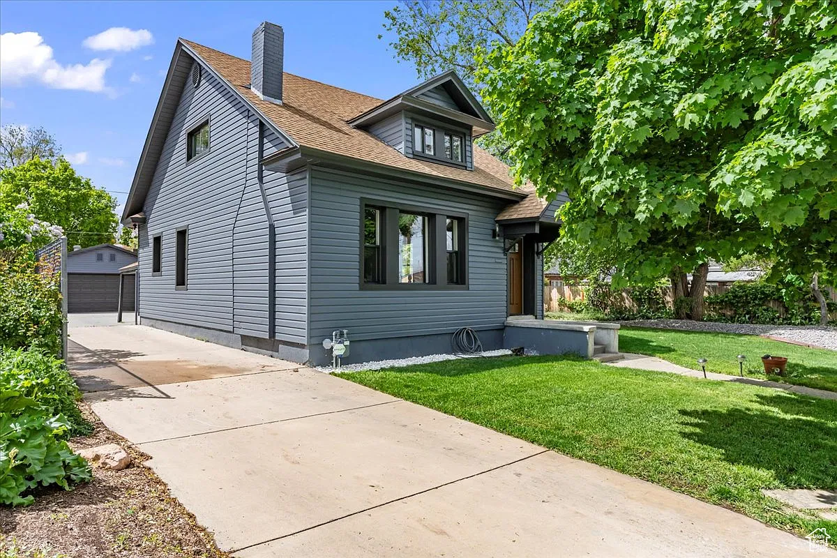 3 bed, 1402 sqft, $3,600 — Photo 3