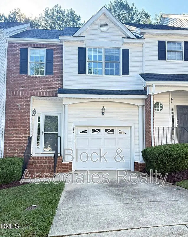 2 bed, 2.5 bath, 1516 sqft, $1,795 — Photo 1