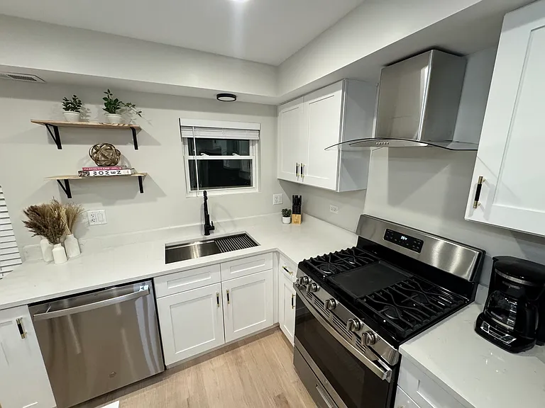 4000 Forest Ave #3 — Photo 8
