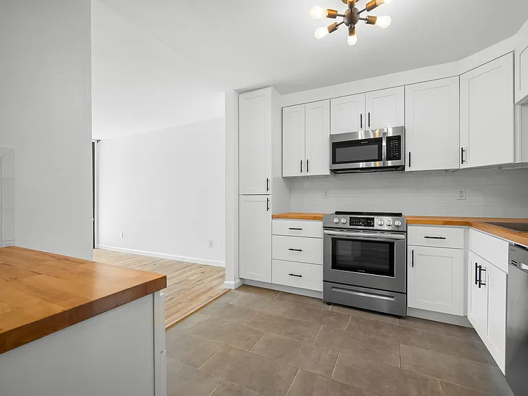 125 N Allen Ave #203 — Photo 13